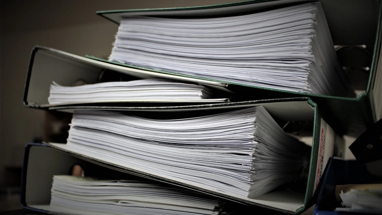 Initial situation: Manual information acquisition and media breaks lead to inefficient assembly processes.